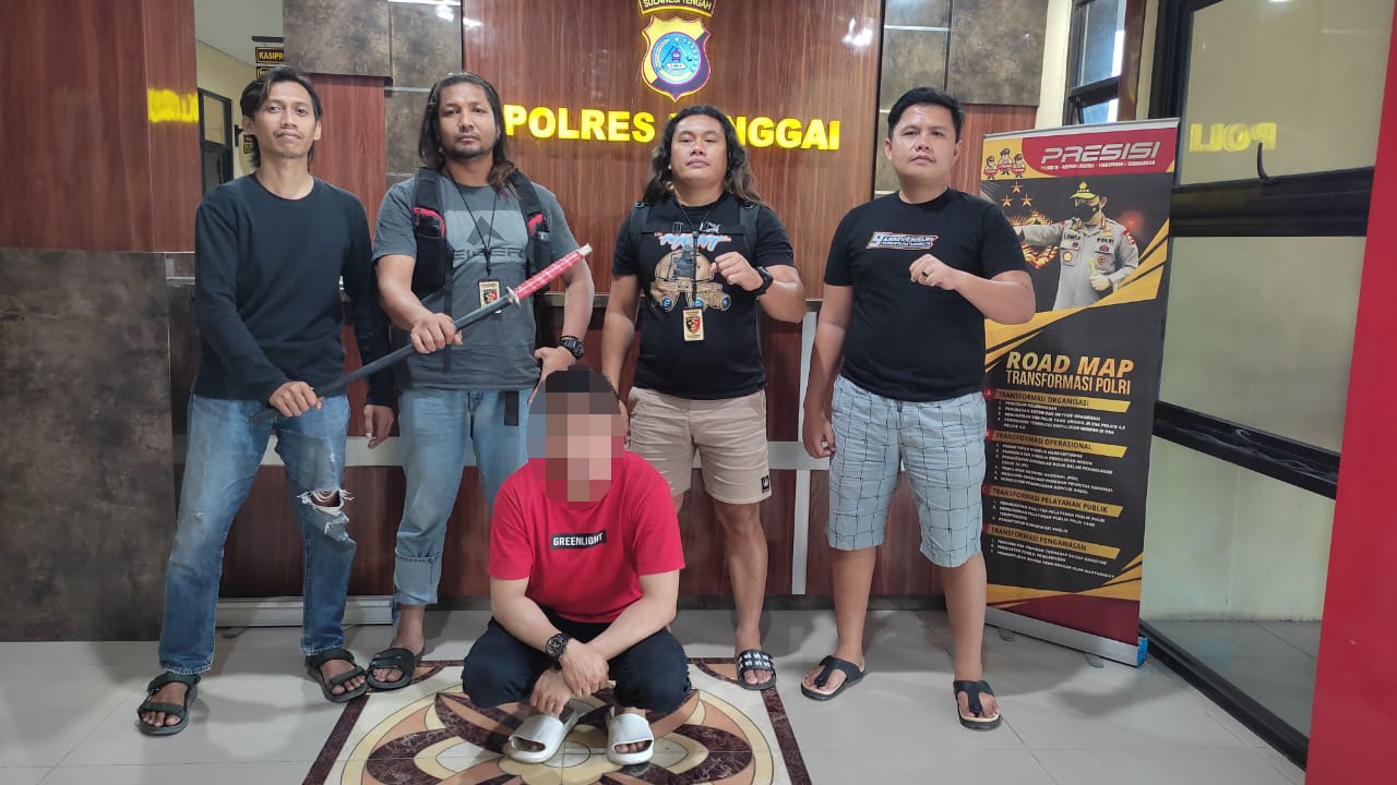 Ancam Warga Pakai Pedang Samurai, Pria ini Diamankan Resmob Polres Banggai