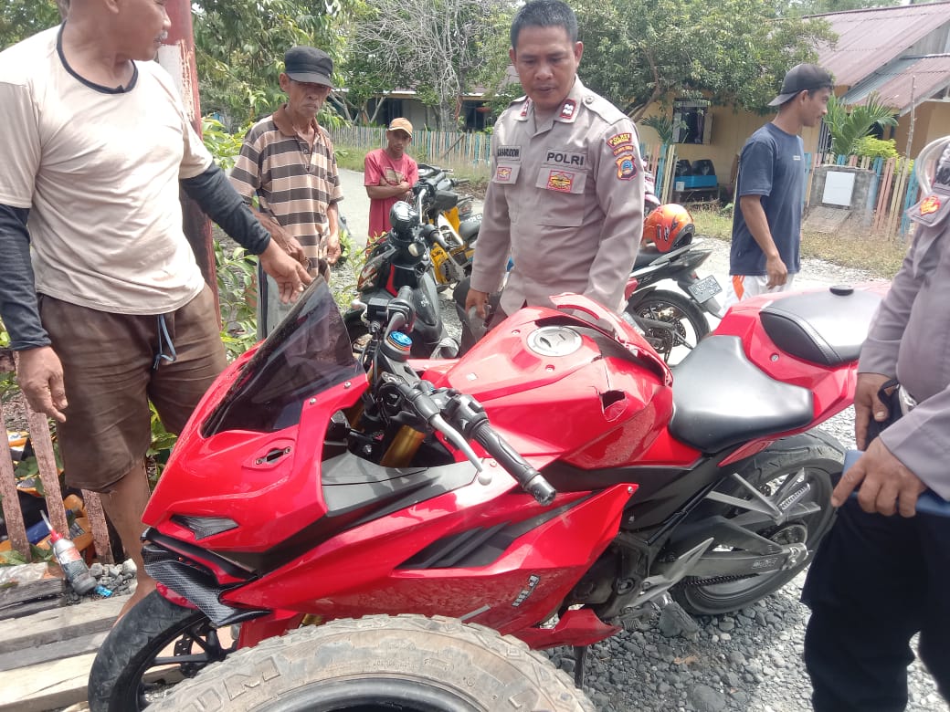 Sepeda Motor Bertabrakan di Masama Banggai, Dua Pengendara Patah Tulang, Polisi Datangi TKP