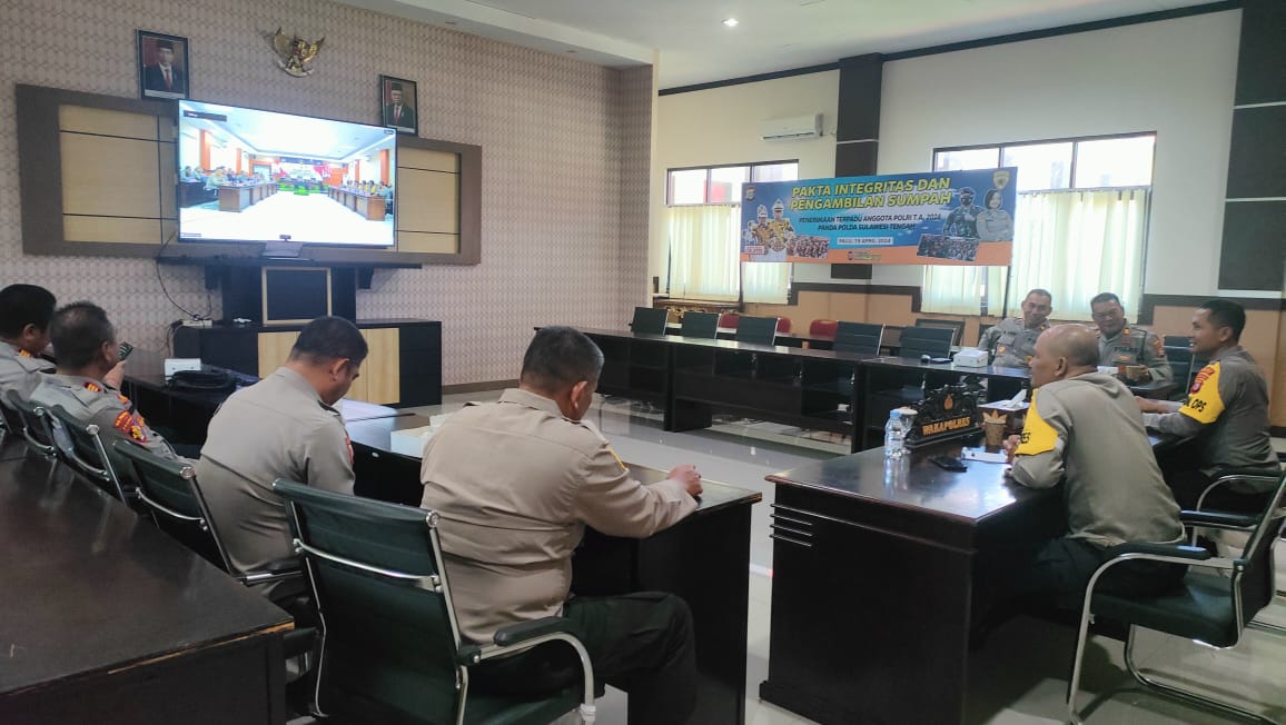 Polres Banggai Ikuti Taklimat Akhir Audit Kinerja Itwasda Polda Sulteng Via Zoom Meeting