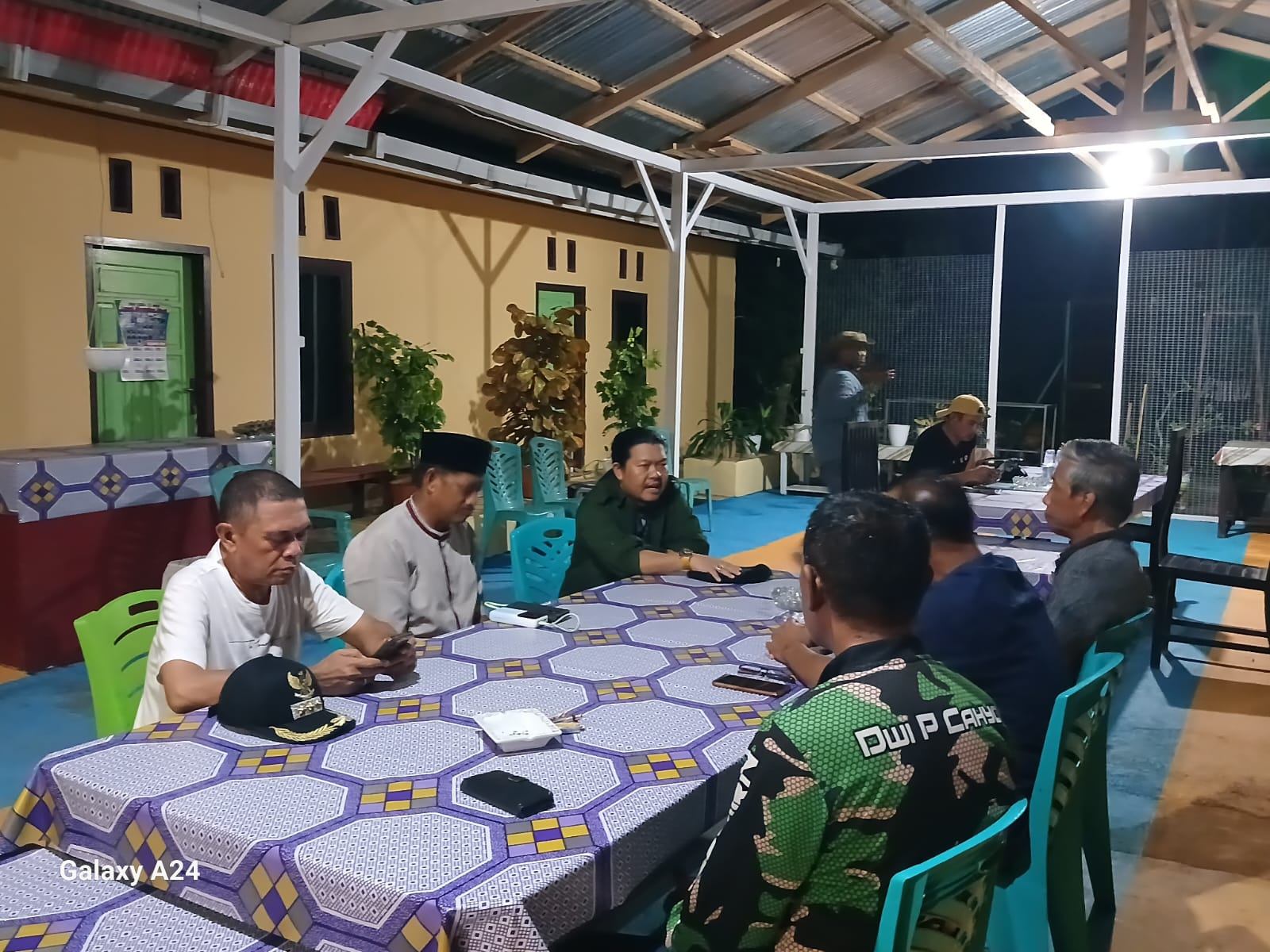 Kapolsek Batui dan Forkopimcam Berhasil Bernegosiasi Terkait Penahanan Mobil CPO PT. Sawindo