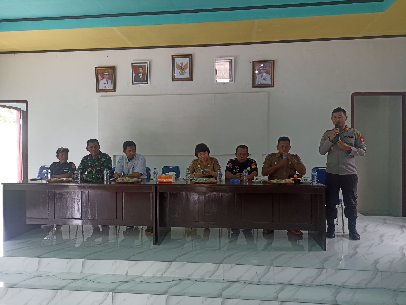 Mudahkan Nelayan, Kapolsek Toili Hadiri Layanan On The Spot Kementrian KKP di Moilong