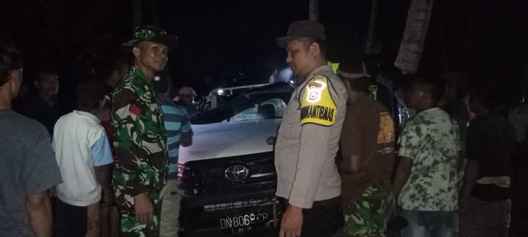 TNI-Polri Bersama Warga Berhasil Evakuasi Mobil Terseret Banjir Sungai Balantak