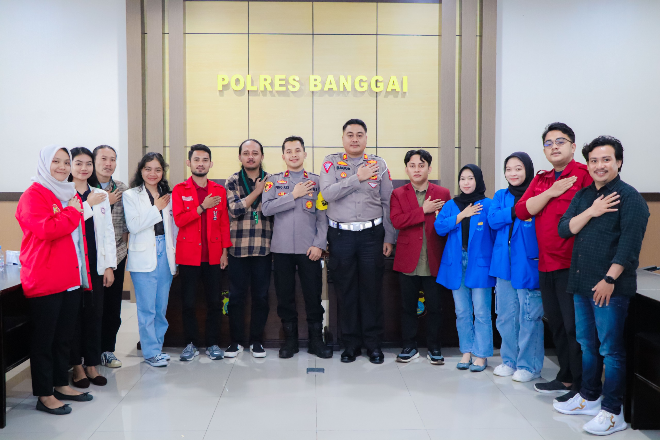 Wakapolres Banggai Bersama Mahasiswa Ikuti Dialog Penguatan Internal Polri Secara Virtual