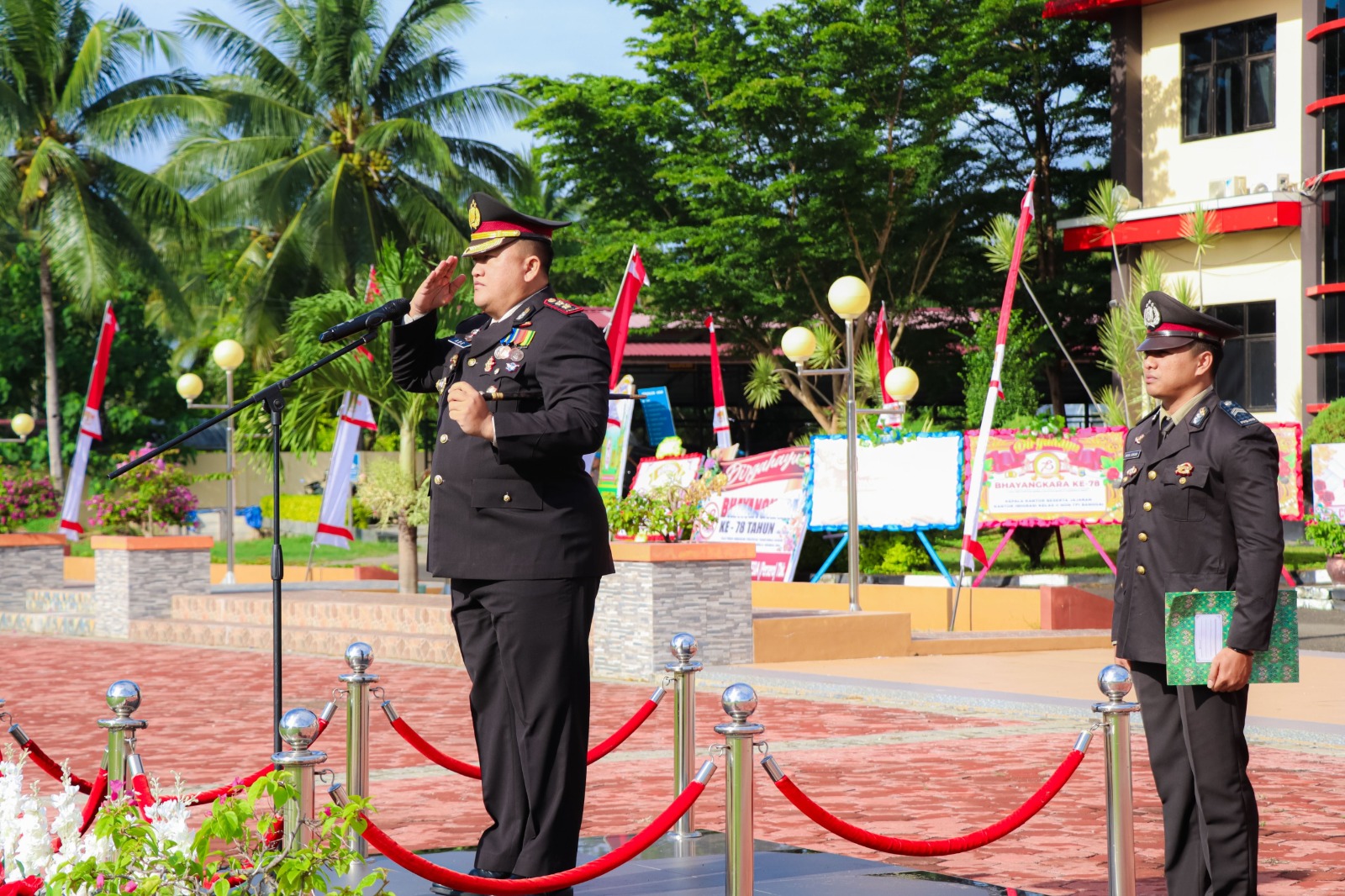 Polres Banggai Gelar Upacara Hari Bhayangkara ke-78, Kapolres Bacakan Amanat Kapolda Sulteng