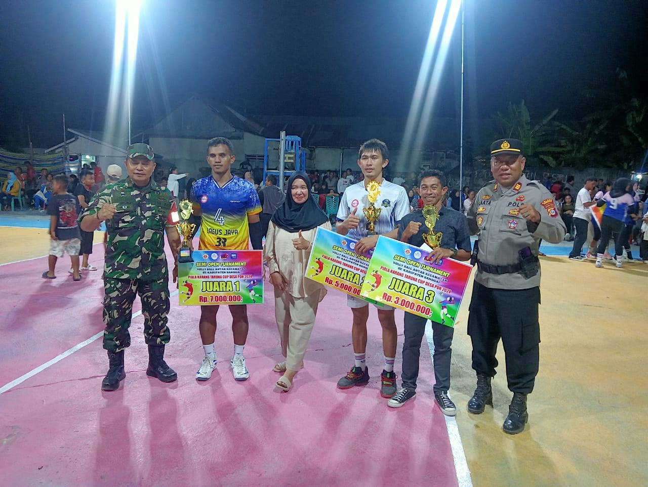 Kapolsek Pagimana Tutup Turnamen Bola Voli Karang Taruna Poh 2024