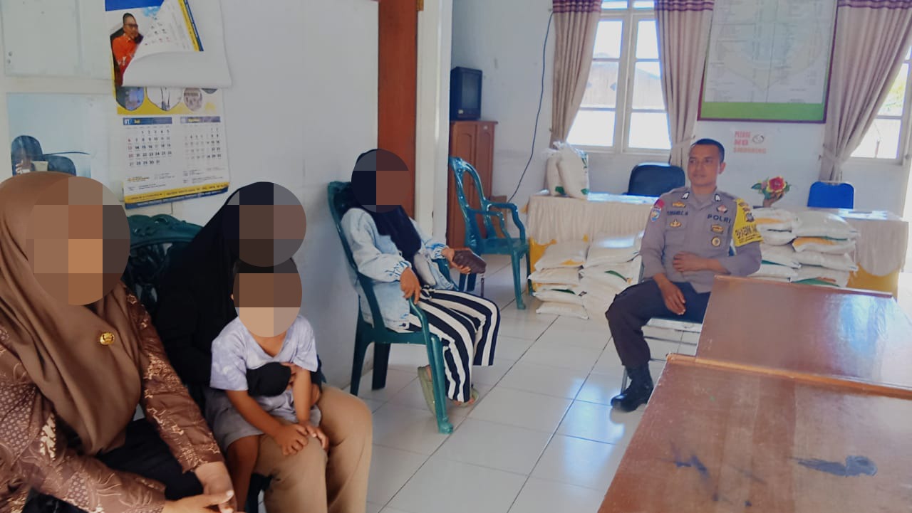 Bhabinkamtibmas Polsek Kintom Mediasi Perselisihan Antara Ibu dan Anak Kandung