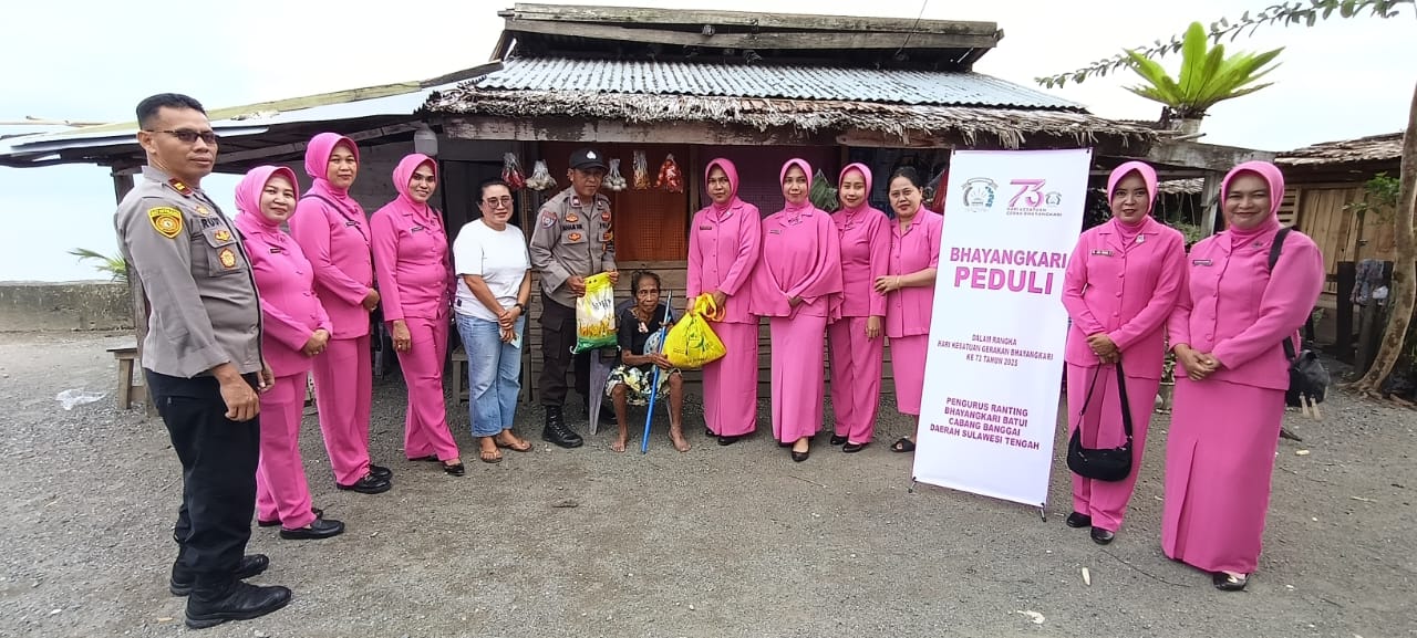 Tebar Kebaikan di Momen HKGB ke 73, Polsek Batui Gelar Baksos