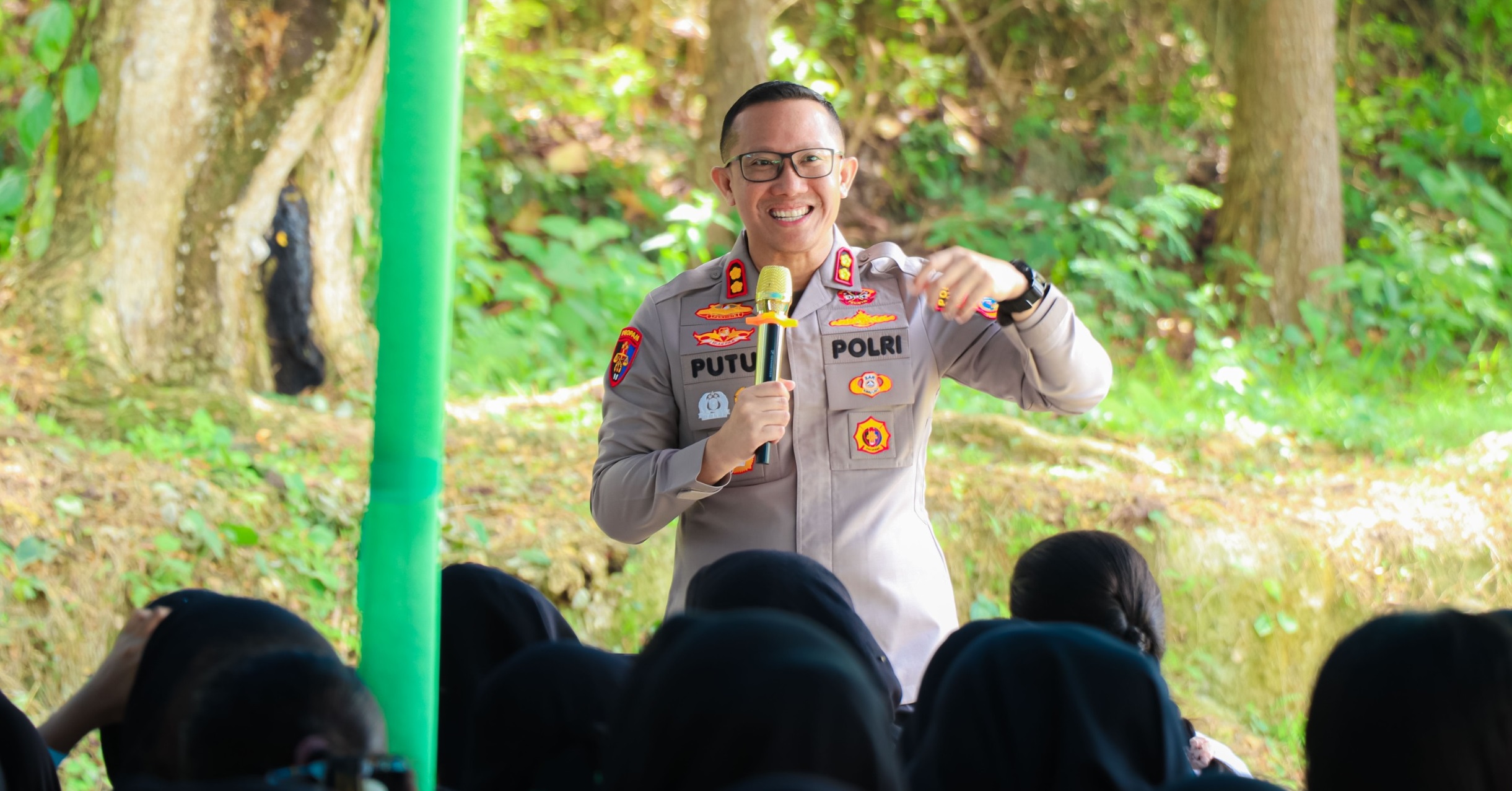 Kapolres Banggai Jadi Narasumber Ta’aruf PKKMB Unismuh Luwuk 2025