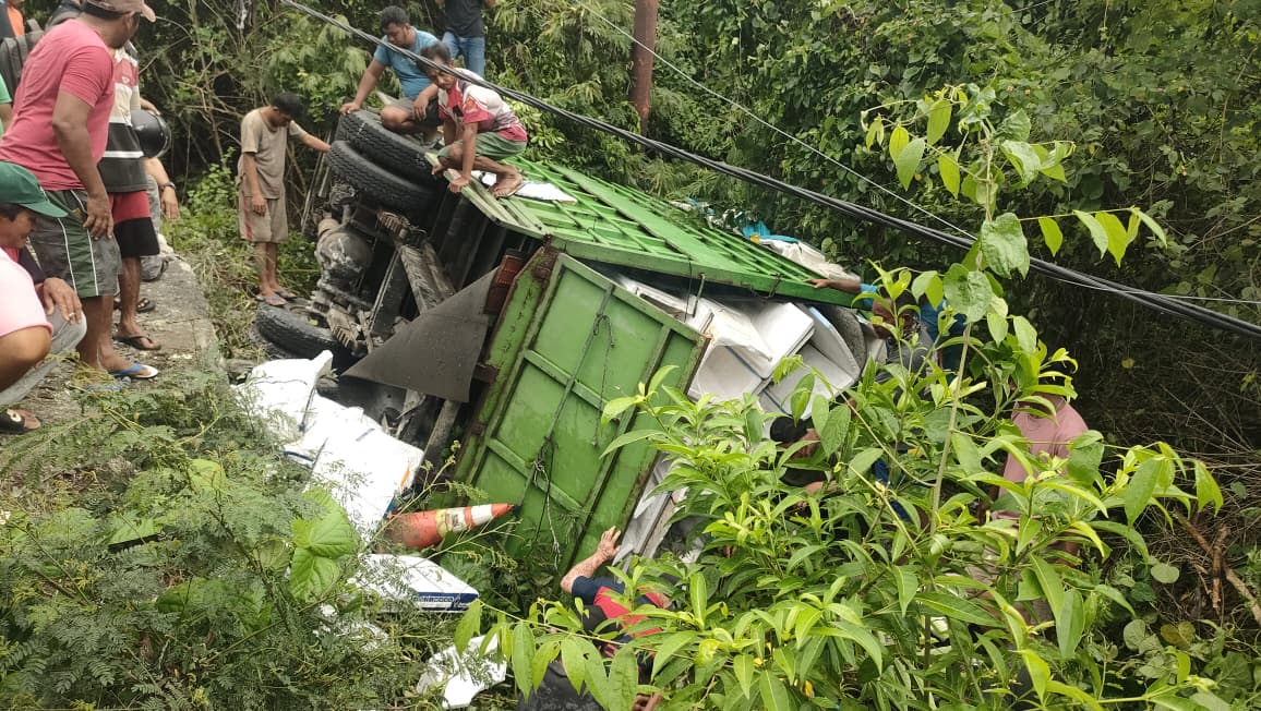 Polsek Nuhon Evakuasi Korban Laka Tunggal di Perbatasan Banggai-Touna