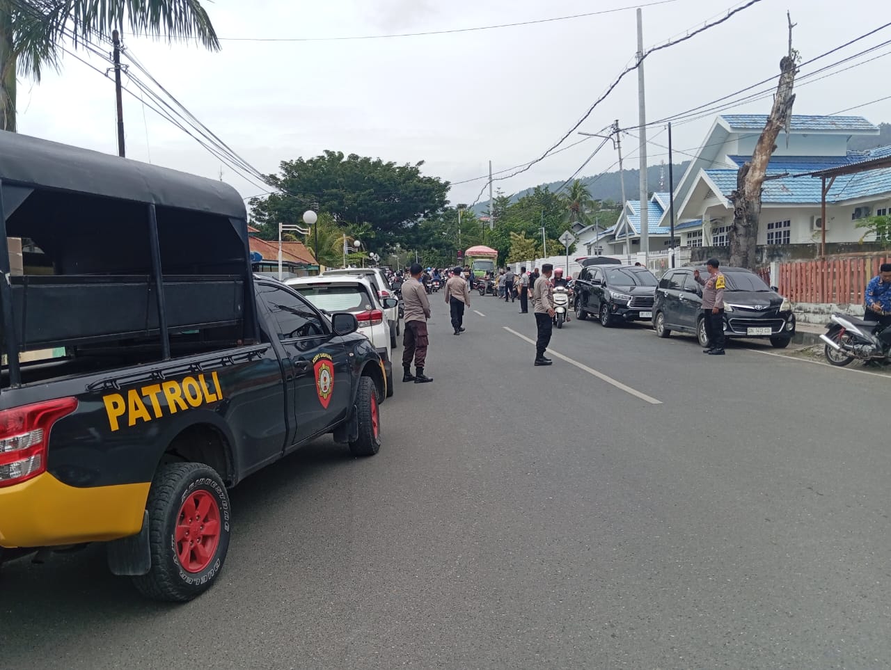 Polsek Luwuk Patroli Siang Hari, Cegah Pelanggaran Lalu Lintas di Jam Sibuk