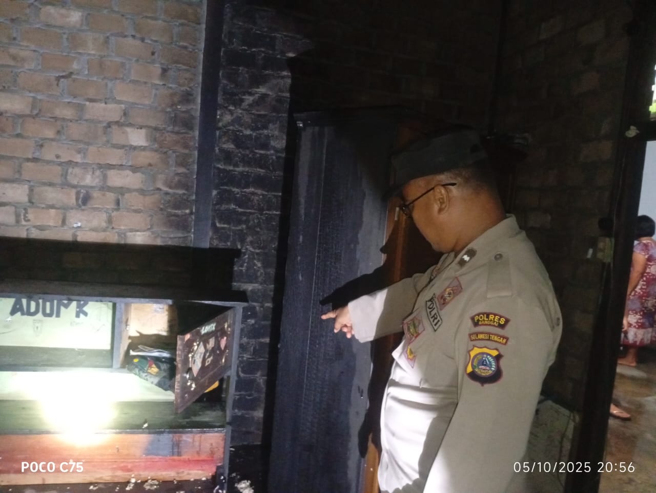 Sigap, Polsek Kintom Amankan TKP Kebakaran Rumah di Solan Baru