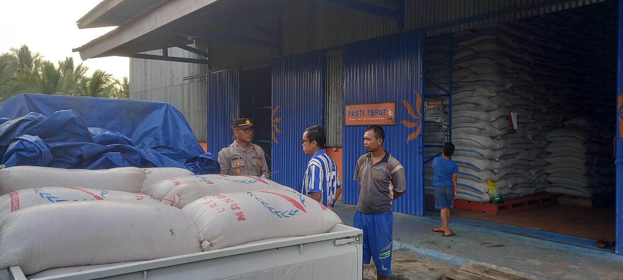 Polsek Nuhon Banggai Dampingi Petani Jual Jagung ke Bulog, Hindari Tengkulak