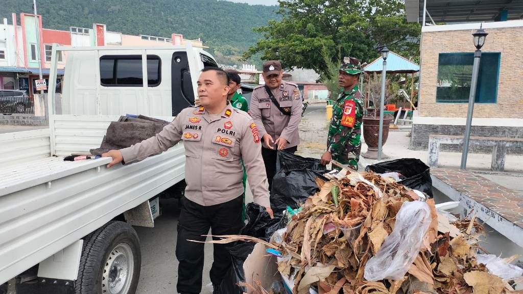Tindak Lanjut Arahan Presiden, TNI-Polri hingga Pemda Bersihkan Pelabuhan dan Teluk Lalong Luwuk