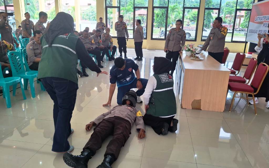 Pelatihan Kemampaun, Bhabinkamtibmas Polres Banggai Dilatih Jadi Penolong Masyarakat