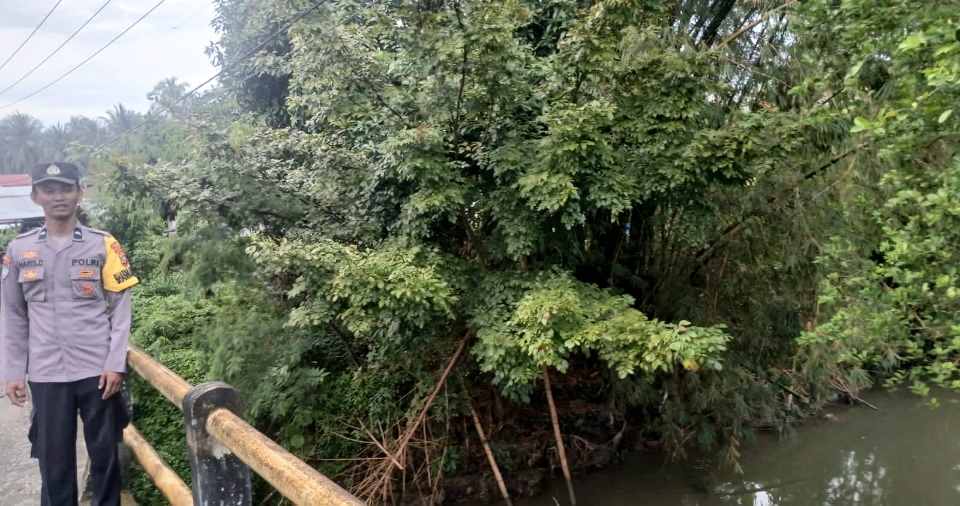 Polsek Lamala Pantau Debit Air Sungai di Masama, Antisipasi Banjir