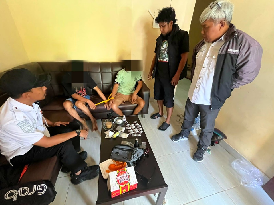 Dua Pengedar Diringkus di Luwuk Utara, Polisi Sita 50 Gram Sabu