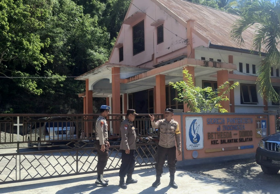 Pastikan Misa Kenaikan Yesus Kristus Aman Kondusif, Polres Banggai Jaga Ketat Sejumlah Gereja