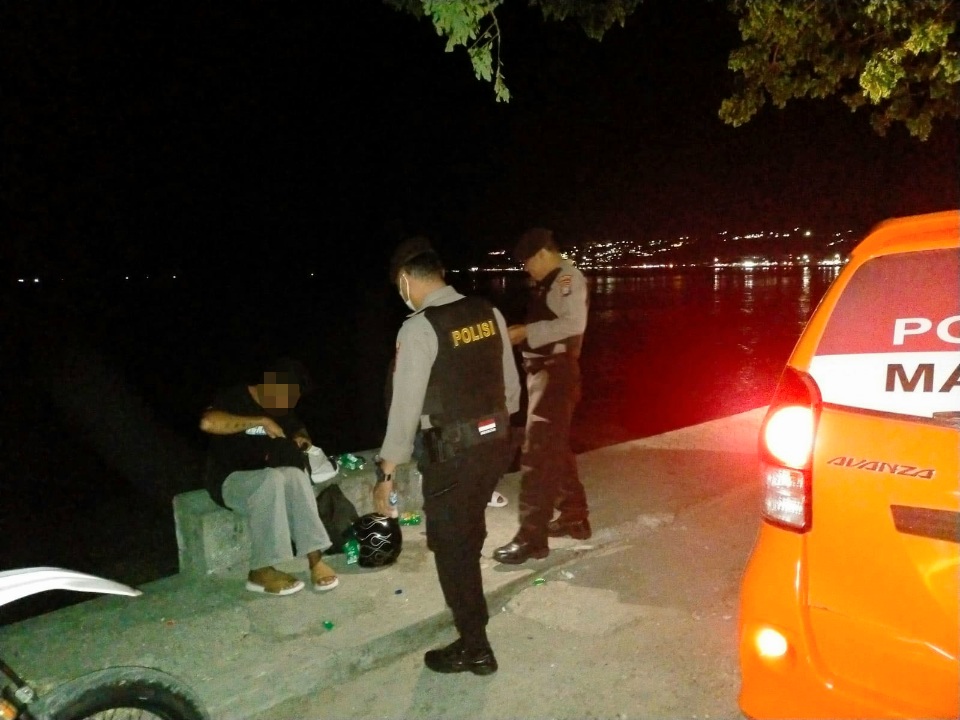 Patroli Samapta Polres Banggai Temukan Pemuda Konsumsi Miras