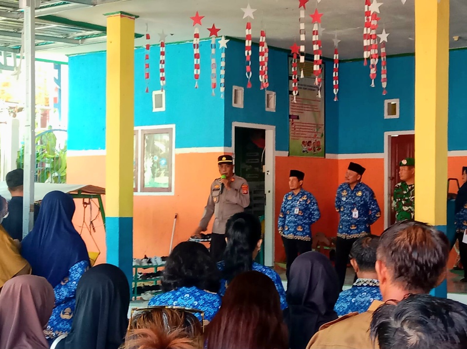 Perkuat Sinergi, Kapolsek Luwuk Pimpin Apel Gabungan Bersama Forkopimcam