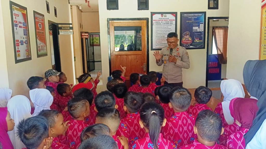 Polsek Nuhon Terima Kunjungan Edukatif dari TK Islamiyah Cokroaminoto Bohotokong