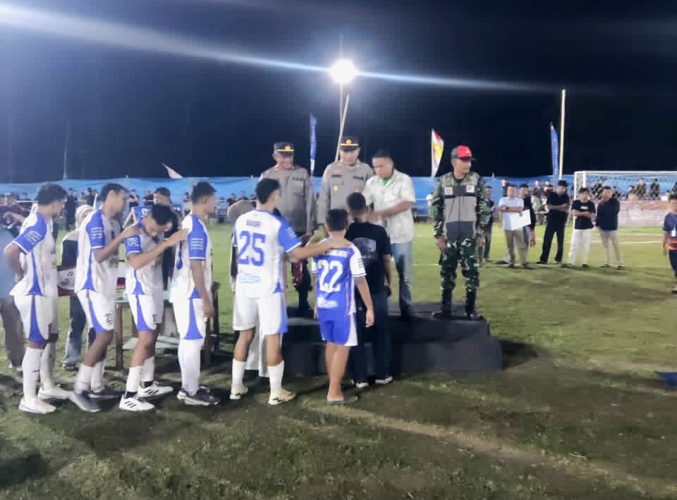 Polsek Kintom Amankan Partai Final Turnamen Sepak Bola Hadiyanto Rasyid Cup 2026 di Nambo