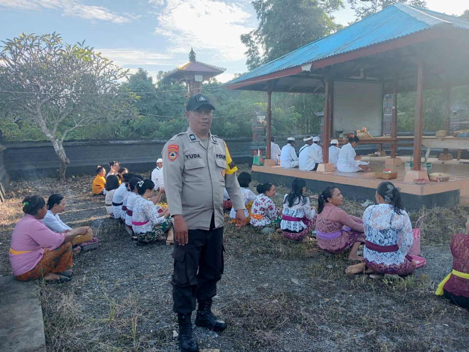 Polres Banggai Amankan Hari Raya Galungan, Pastikan Umat Hindu Beribadah dengan Tenang