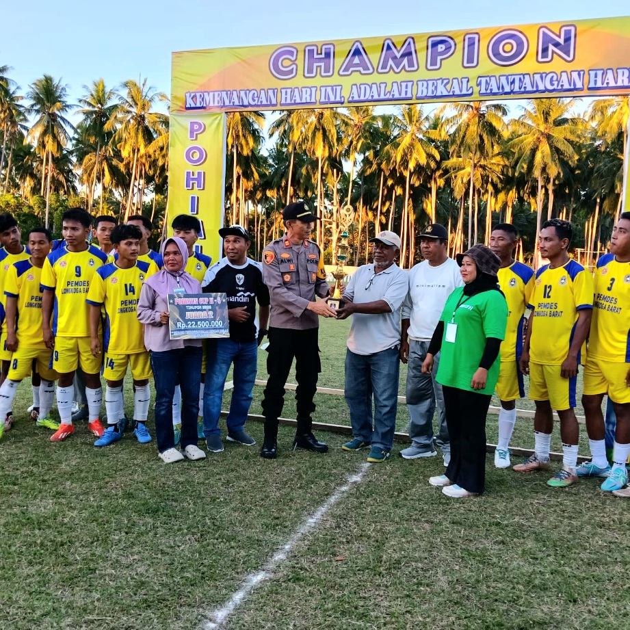 Kapolsek Bualemo Hadiri Penutupan Turnamen Sepakbola Pohimun Cup II di Tikupon