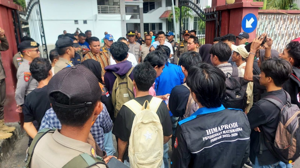 Polres Banggai Kedepankan Pelayanan Unjuk Rasa, Aksi “Juni Melawan” Berjalan Kondusif