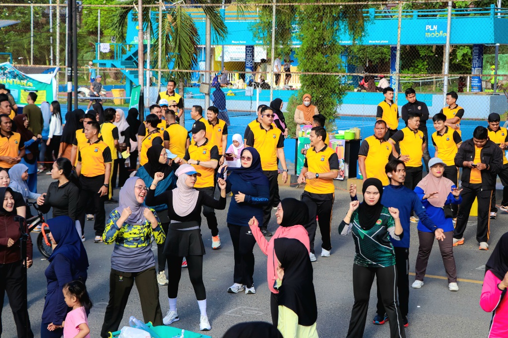 Semarak Hari Bhayangkara Ke-80, Polres Banggai Gelar Olahraga Bersama