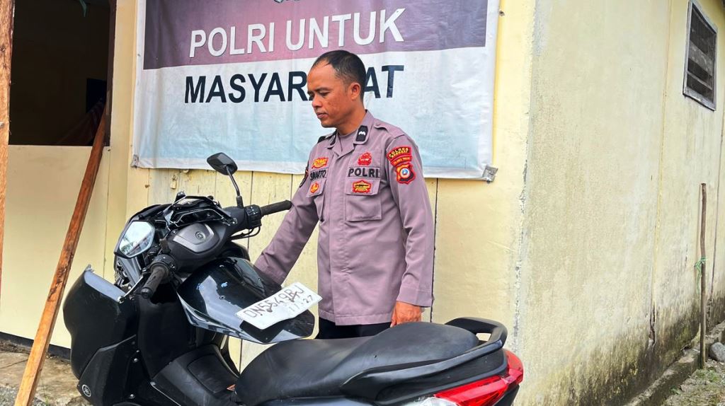 Pengendara Motor Dirujuk ke RSUD Luwuk Usai Tabrak Mobil Parkir, Polsek Lamala Amankan Babuk