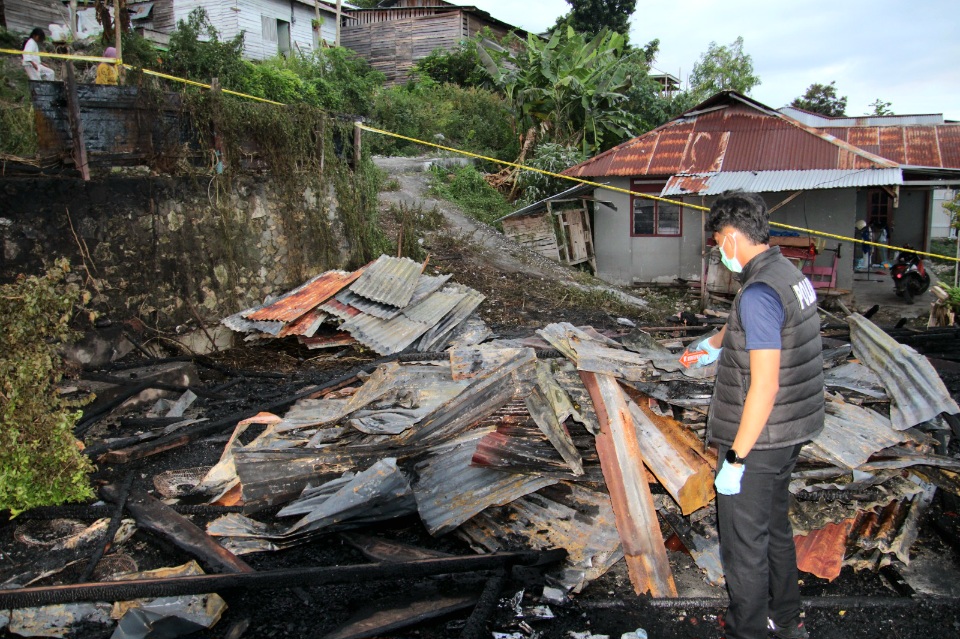 Inafis Polresta Banggai Olah TKP di Bungin Timur, Luwuk, Cari Penyebab Kebakaran