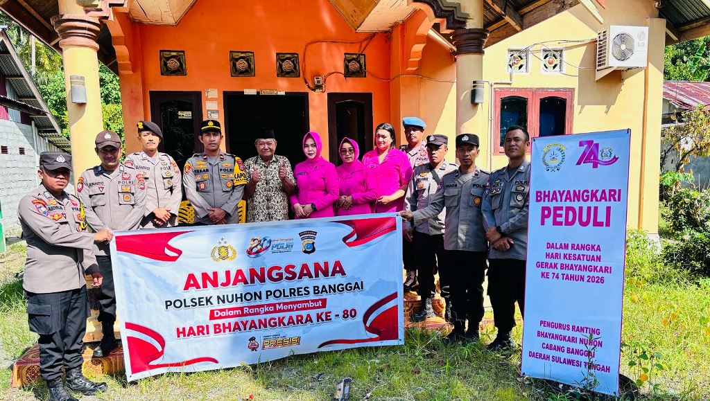 Polsek Nuhon Salurkan Sembako kepada Keluarga Disabilitas dalam Rangka Hari Bhayangkara ke-80