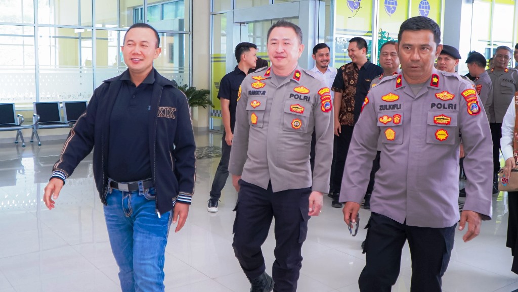 Tiba di Bandara Luwuk, Kapolresta Banggai yang Baru Disambut Hangat
