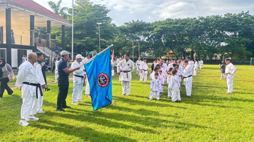 Jelang Kenaikan Tingkat, Kasat Binmas Polresta Banggai Lepas 187 Peserta Long March Inkanas
