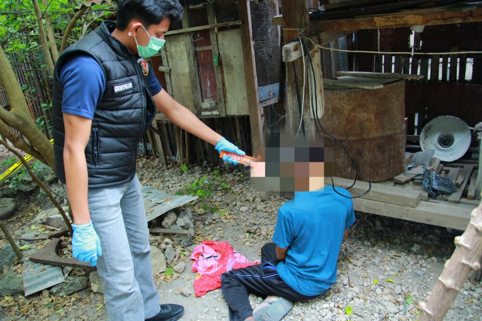 Warga Ditemukan Tewas Gantung Diri di Belakang Rumah, Polresta Banggai Lakukan Olah TKP