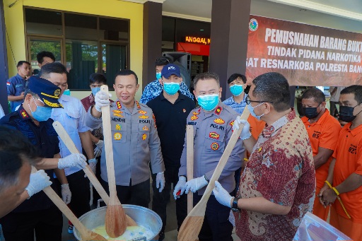 Polresta Banggai Musnahkan Barang Bukti Narkoba Hasil Ungkap Kasus